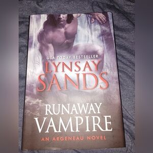 ❤️5 for $20❤️ Runaway Vampire by Lynsay Sands (Hardback)